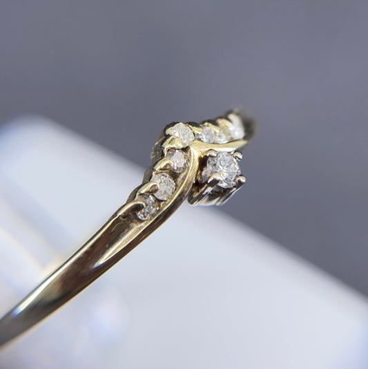 585er Goldring mit 7x 0.01 ct. u. 1x 0.03 ct.