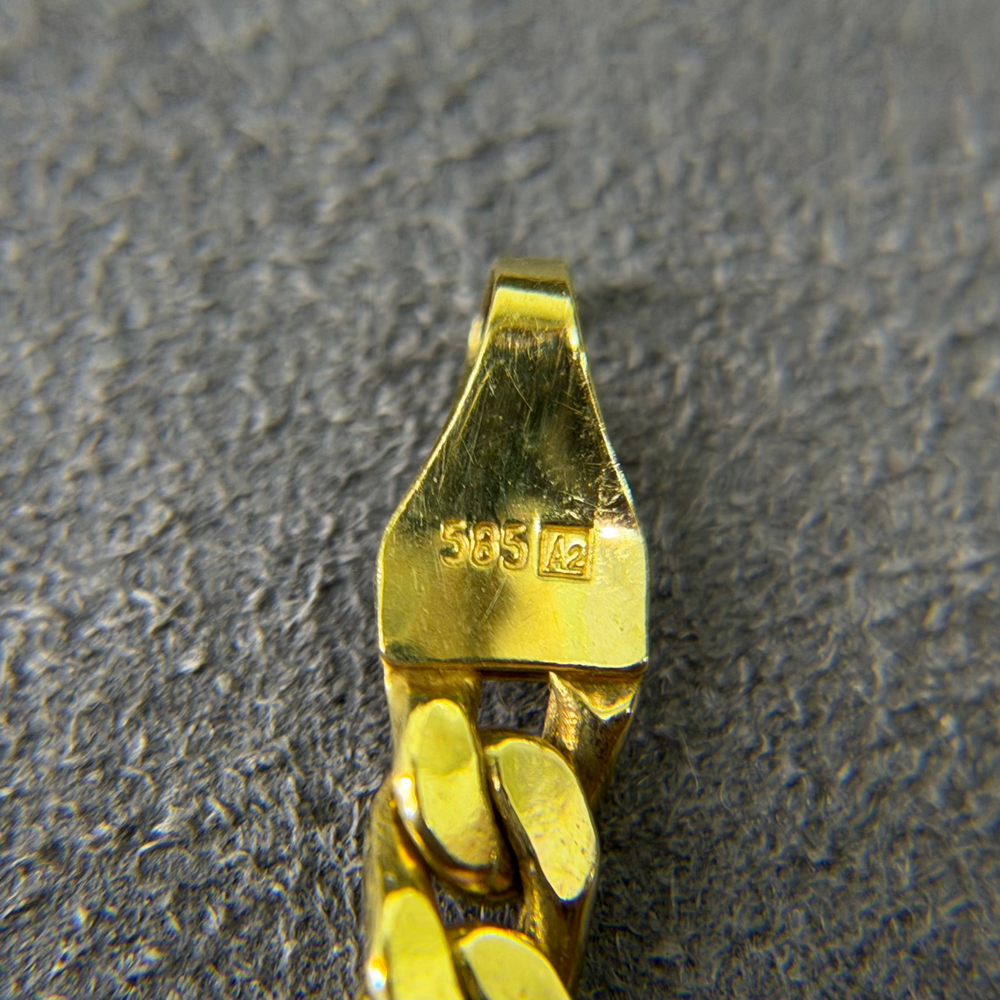 585er Gelbgold Panzerkette mit 585er Puma Anhänger