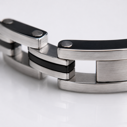 Iron Pulse Armband
