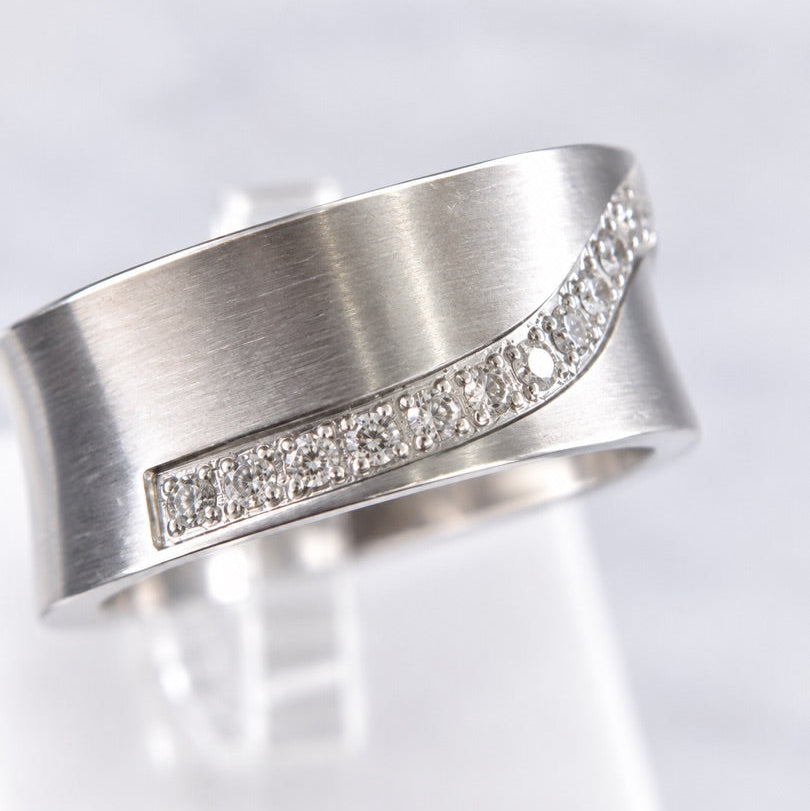 Velvet Sparkle Ring