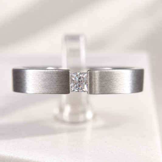 Pure Solitaire Ring