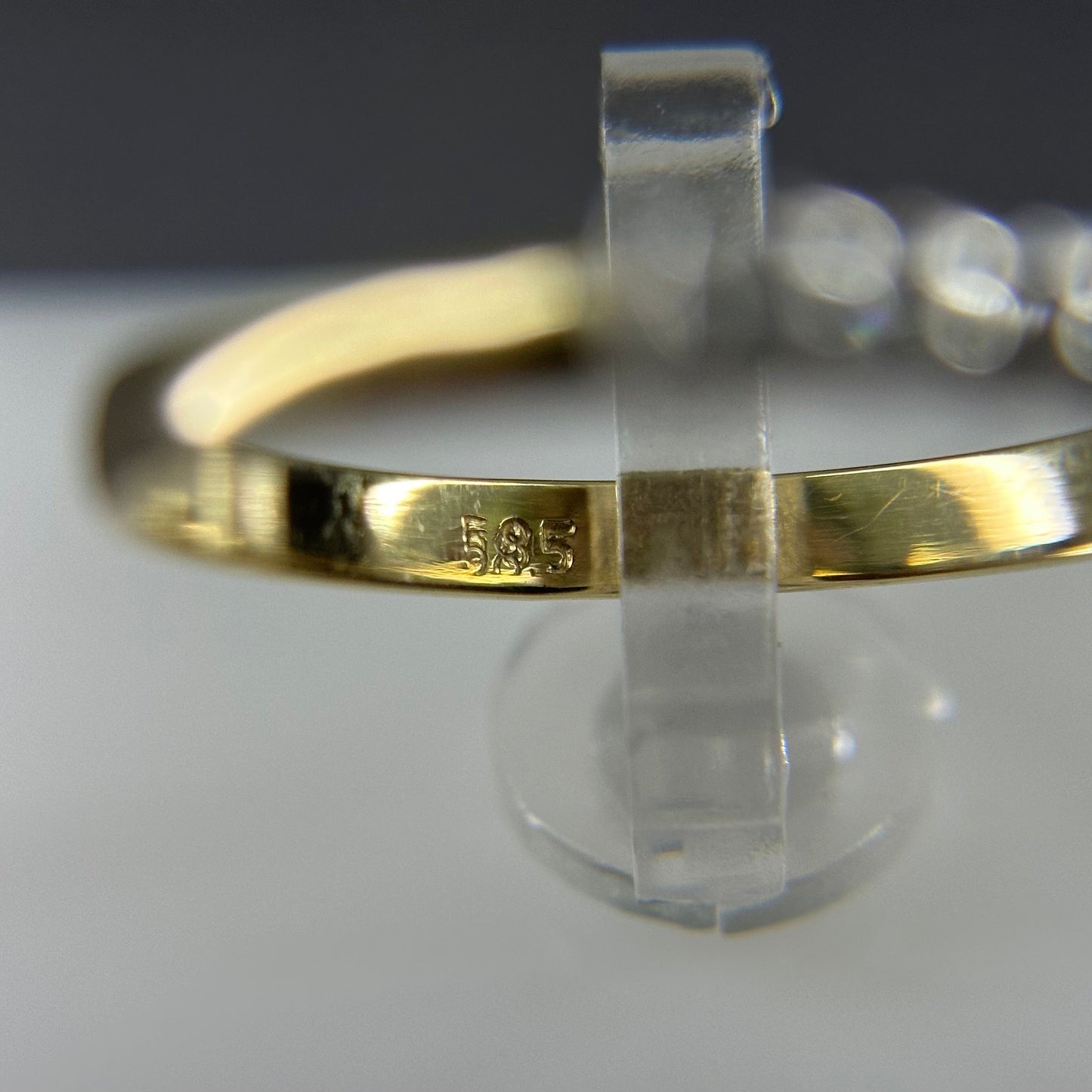 585er Goldring mit 7x0.02ct. Brillianten