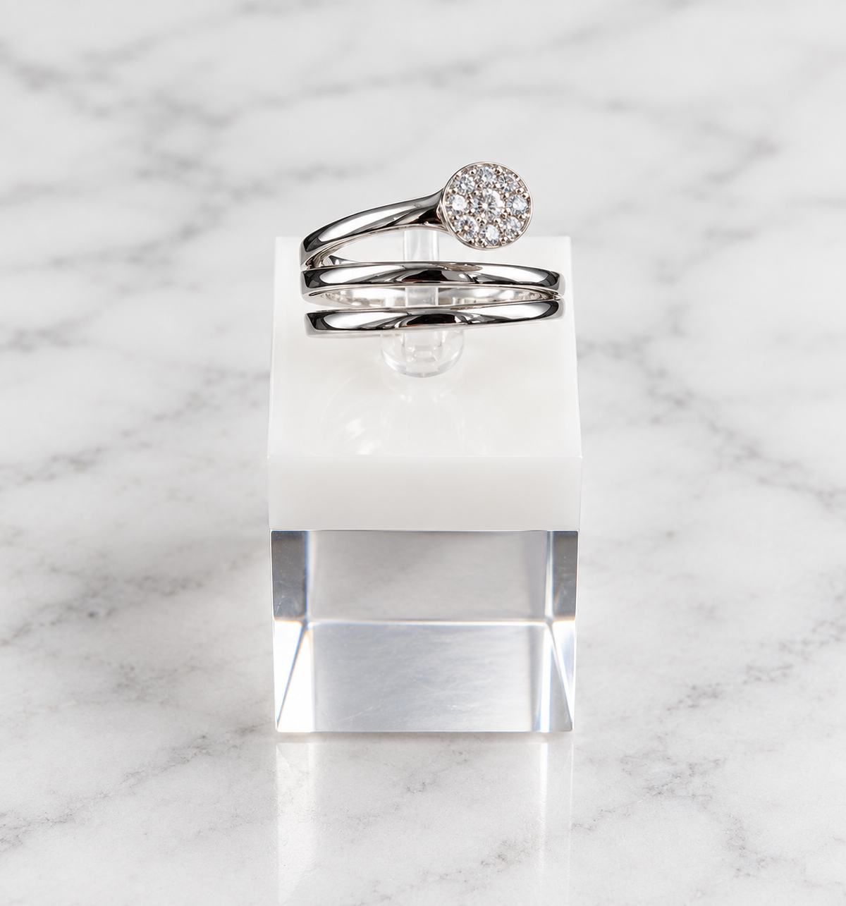 Pave circle Ring