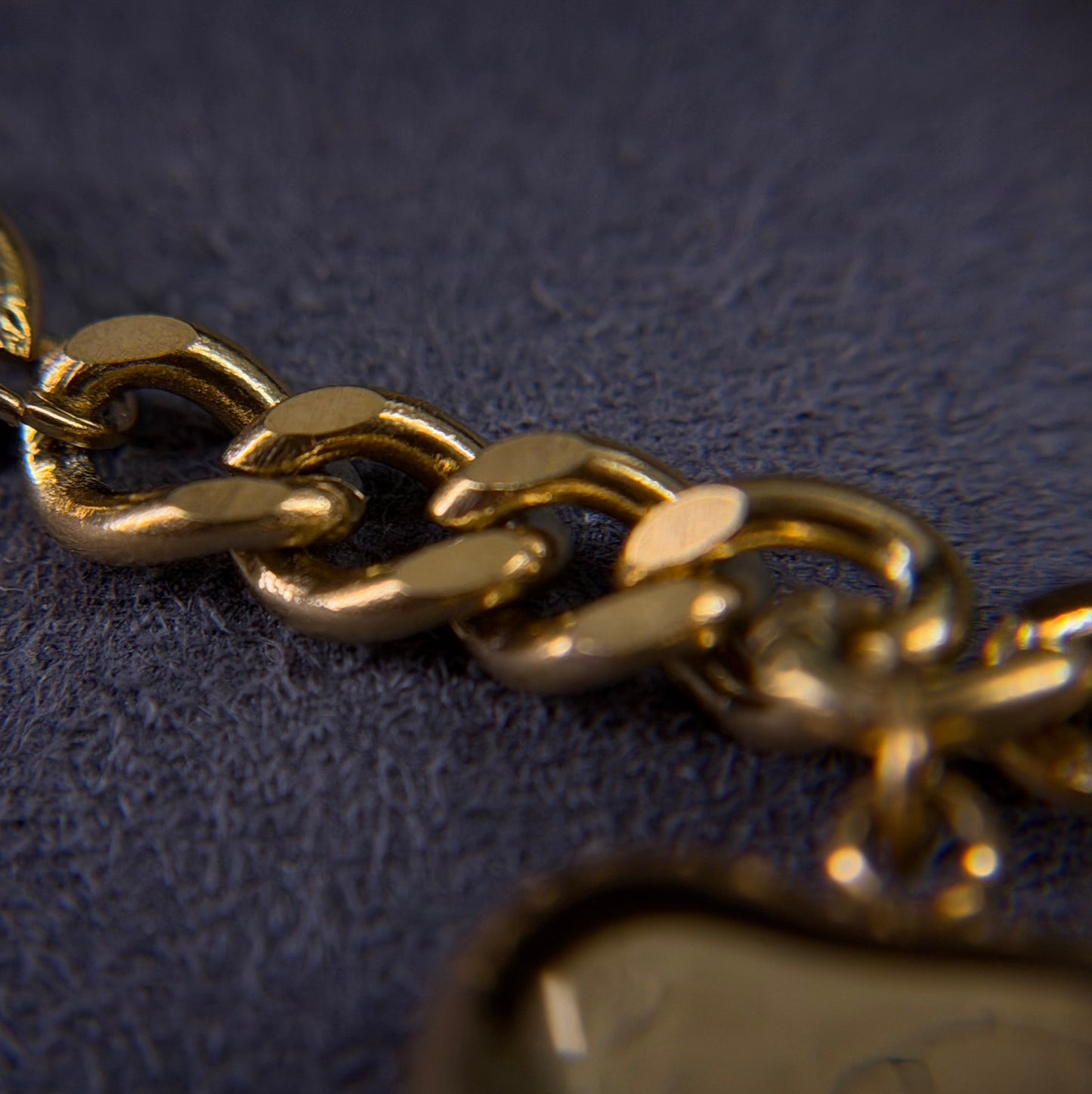 Amore Curb Chain Bracelet