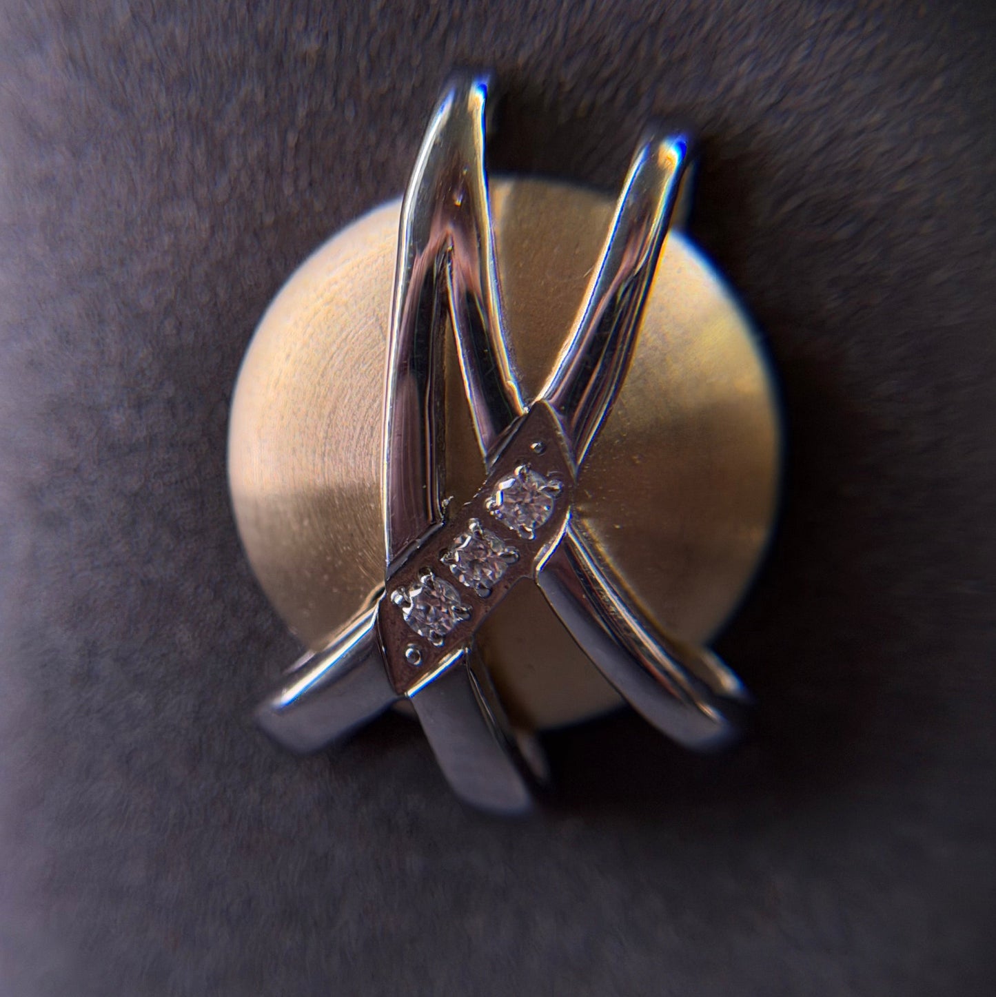 Duo-Tone Cross Ohrstecker