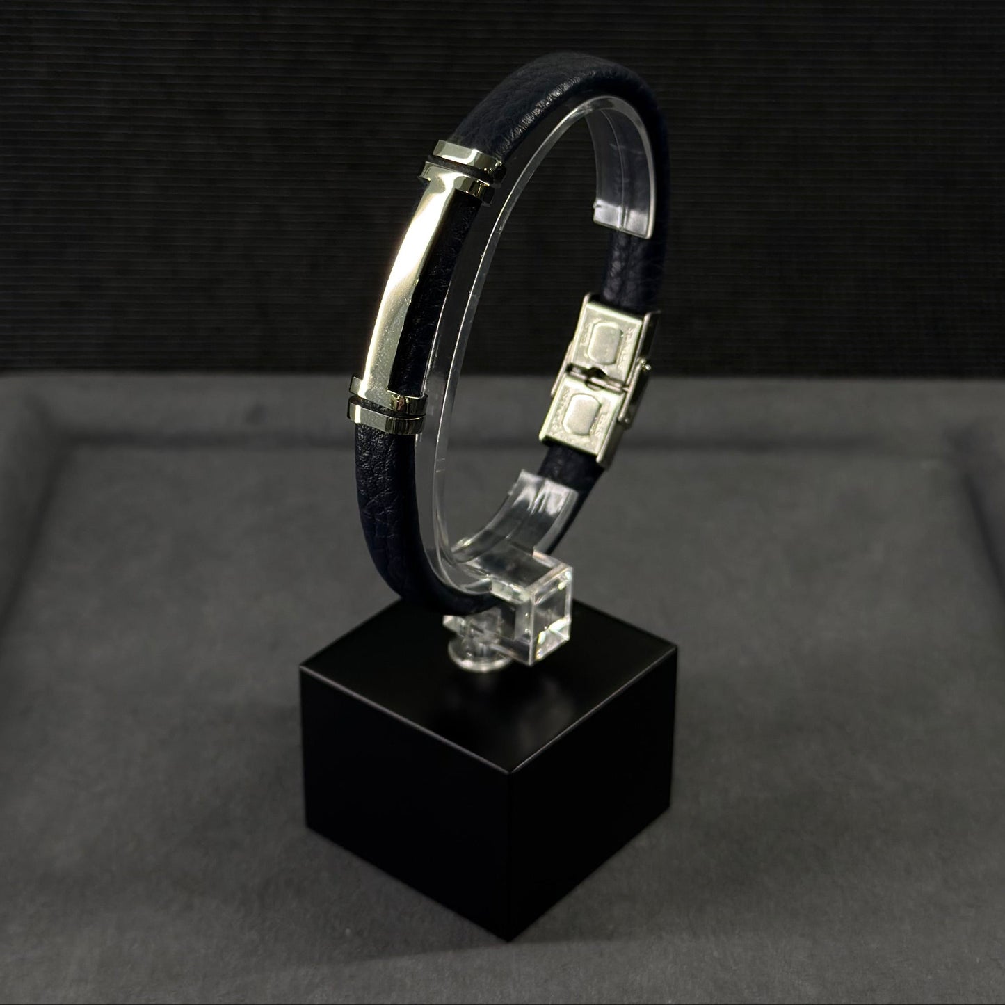 Silver H Armband
