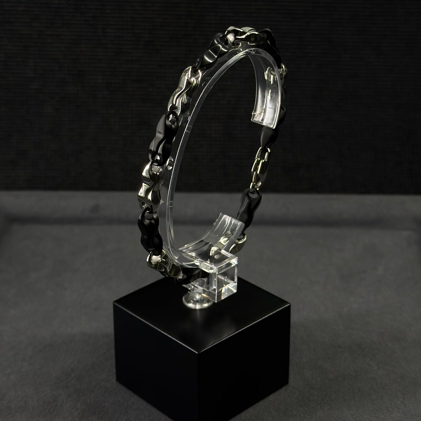 Dark Element Armband