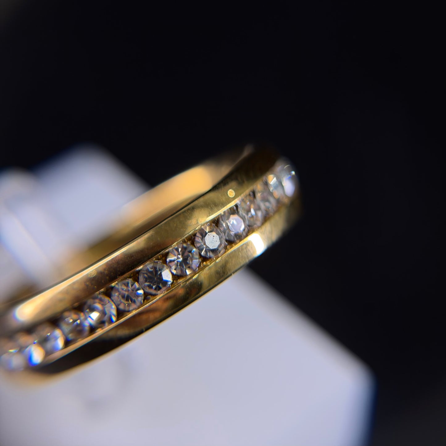 Diagonal Shine Ring