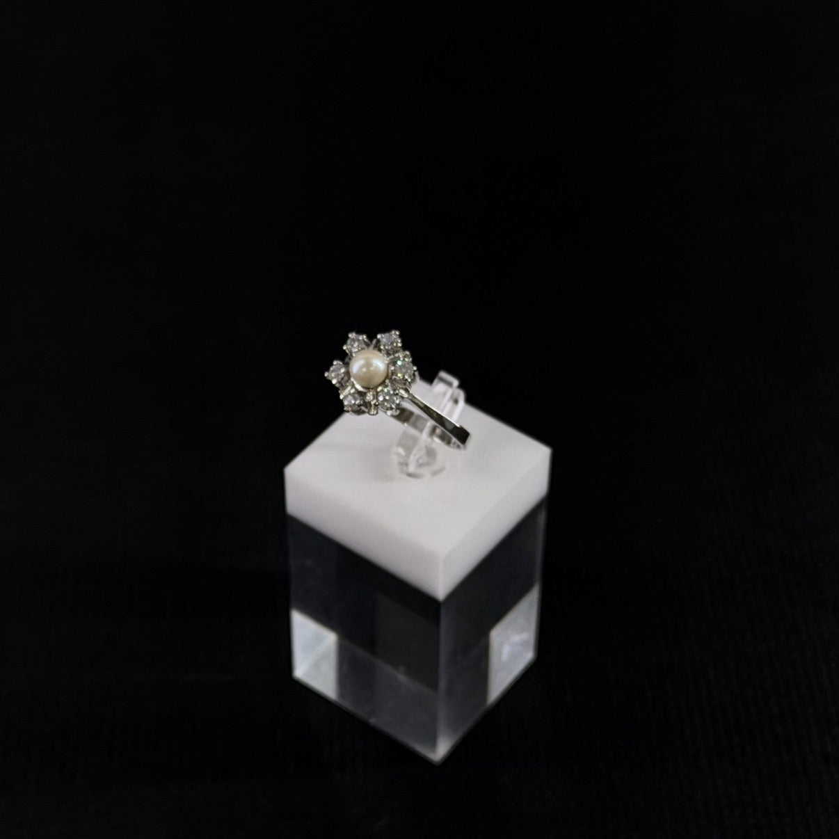 Luminous Pearl Ring